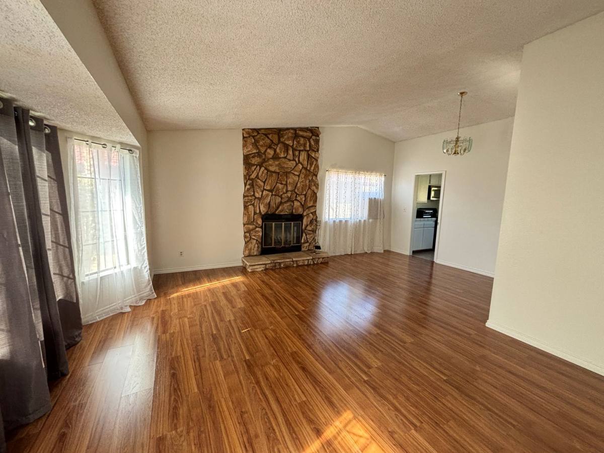 House for rent at 43658 Rogier St, Lancaster, CA 93535