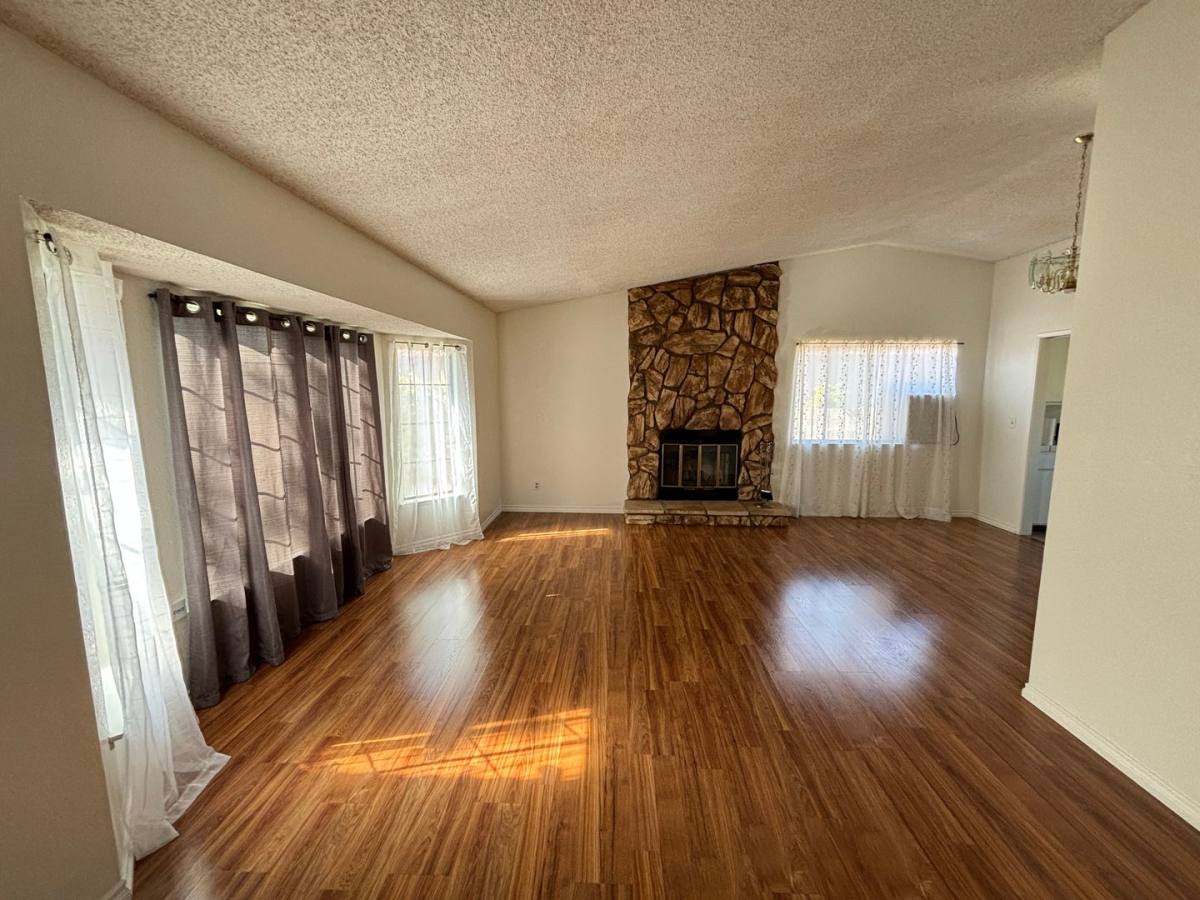 House for rent at 43658 Rogier St, Lancaster, CA 93535