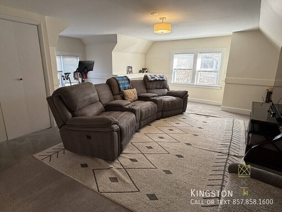 Apartment for rent at 163 Babcock St #2R, Brookline, MA 02446