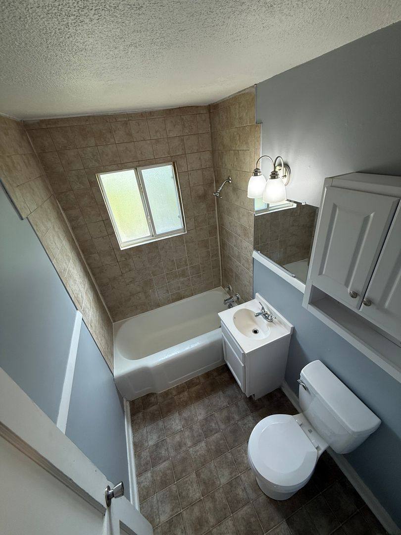 Apartment for rent at 638 S Woodlawn Blvd, Wichita, KS 67218