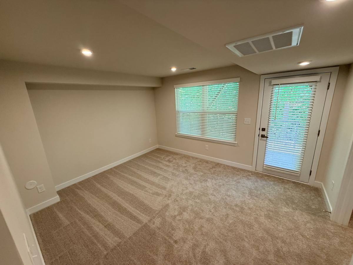 Townhouse for rent at 4136 Auburn Oak Lane, Charlotte, NC 28208