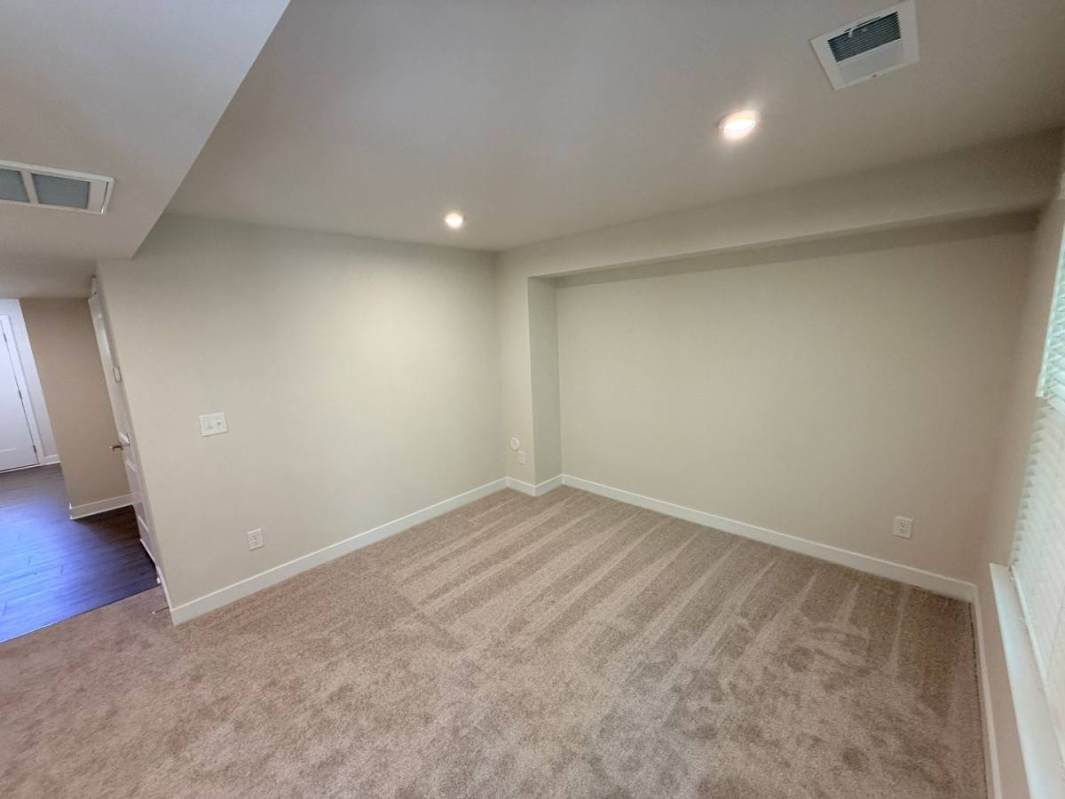 Townhouse for rent at 4136 Auburn Oak Lane, Charlotte, NC 28208