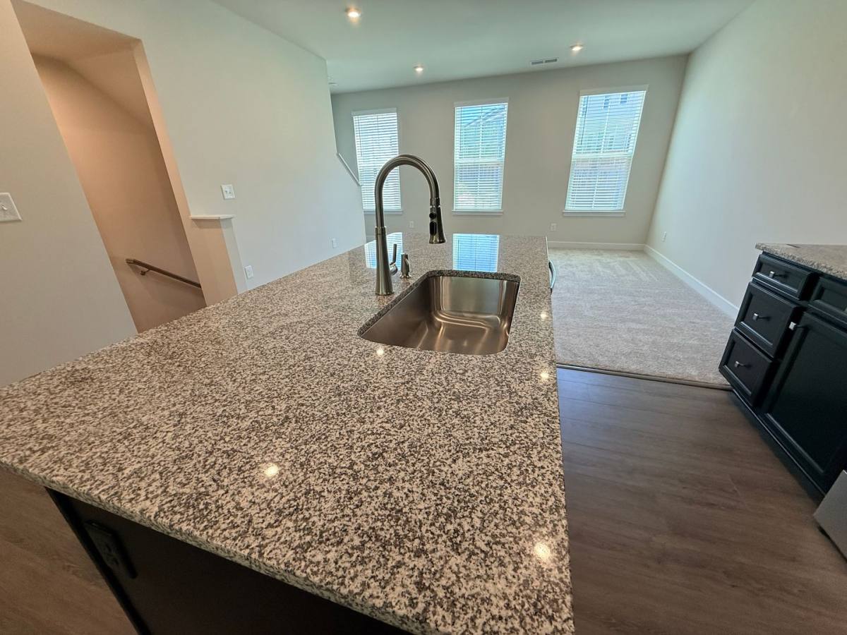 Townhouse for rent at 4136 Auburn Oak Lane, Charlotte, NC 28208