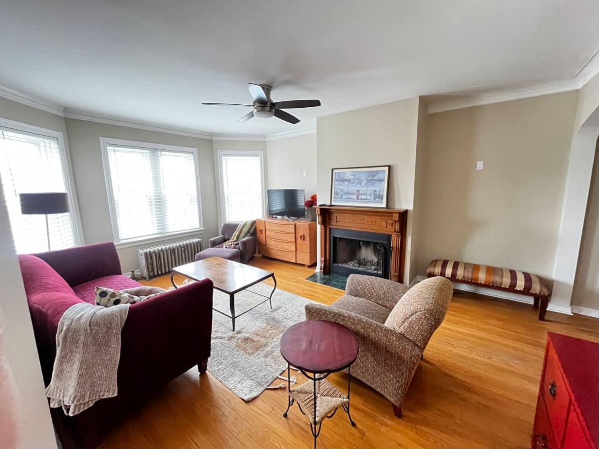 Apartment for rent at 1221 N Lasalle Dr, Chicago, IL 60610