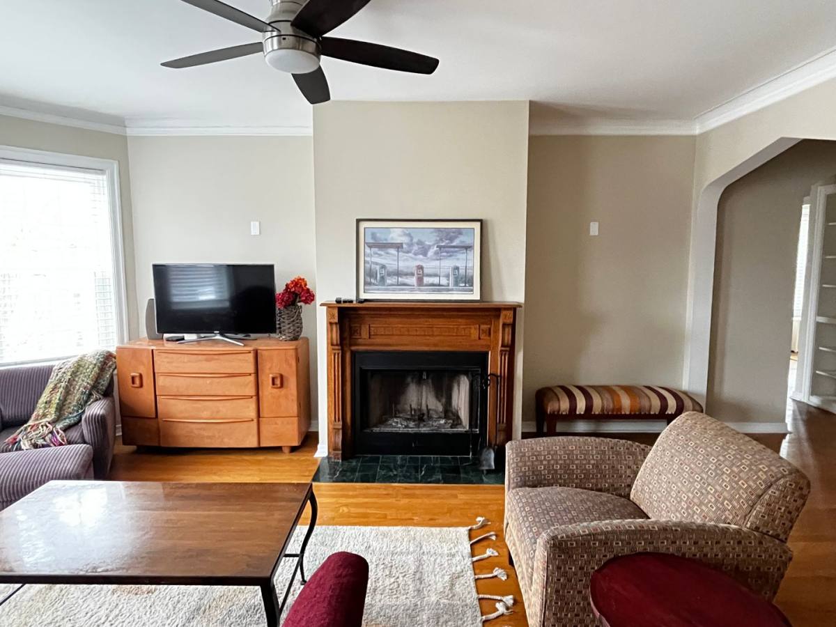 Apartment for rent at 1221 N Lasalle Dr, Chicago, IL 60610
