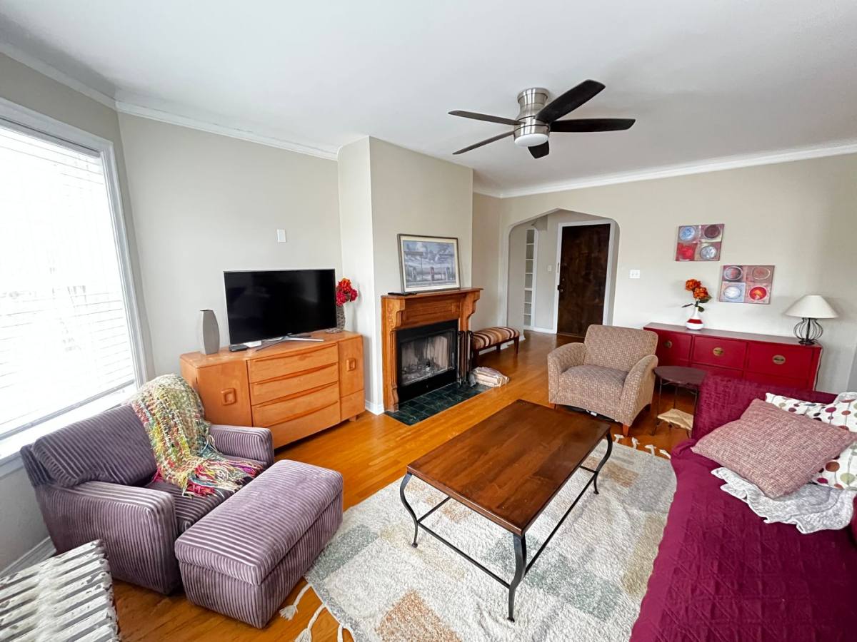 Apartment for rent at 1221 N Lasalle Dr, Chicago, IL 60610