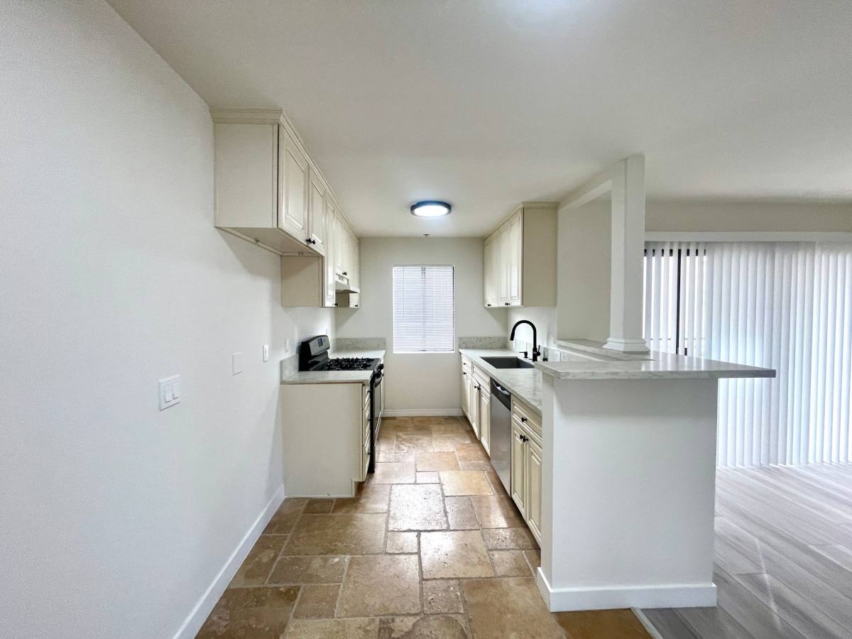Apartment for rent at 13925 Sherman Way, Van Nuys, CA 91405