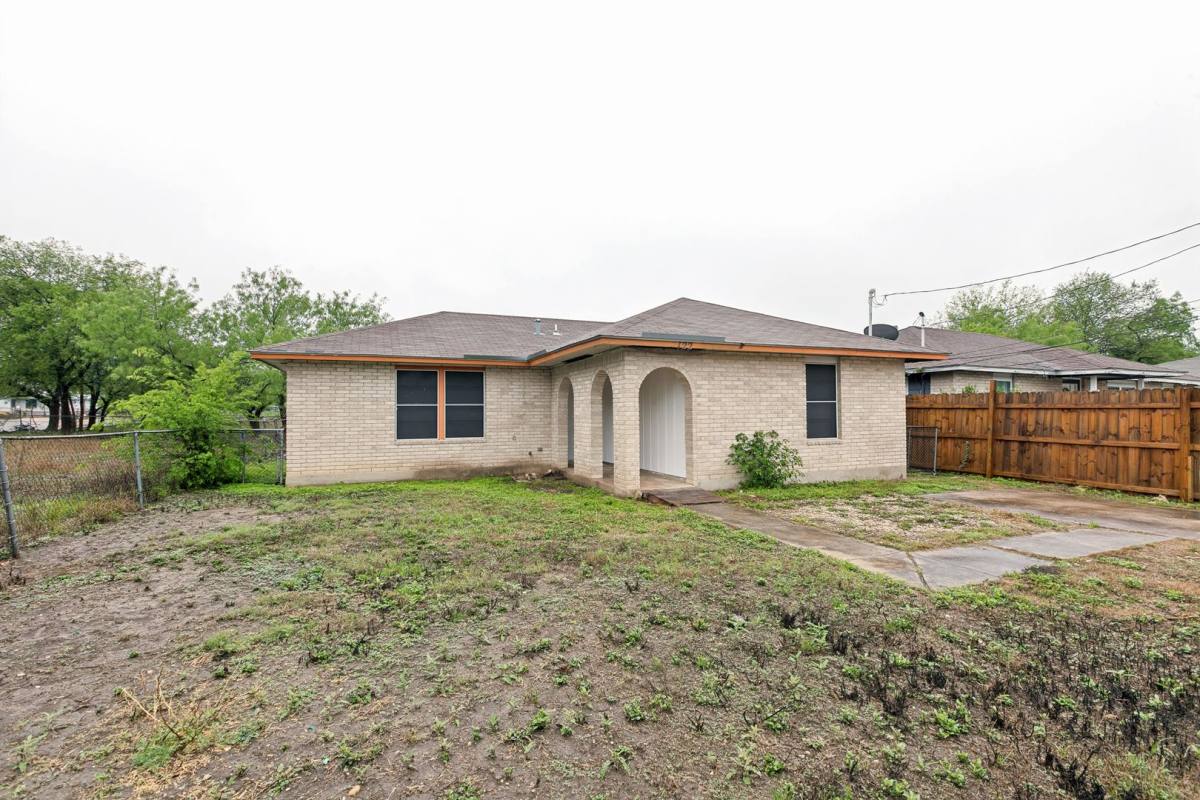 House for rent at 122 Surrels Ave, San Antonio, TX 78228