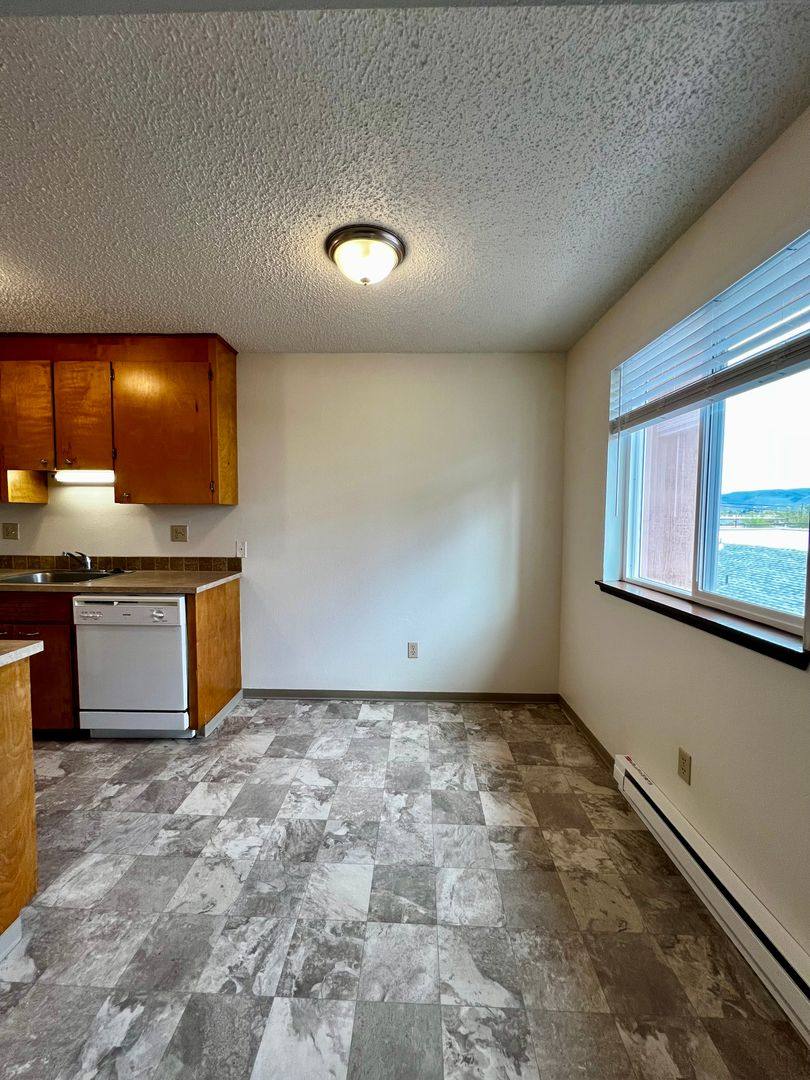 Apartment for rent at 105 W Fremont Ave, Selah, WA 98942