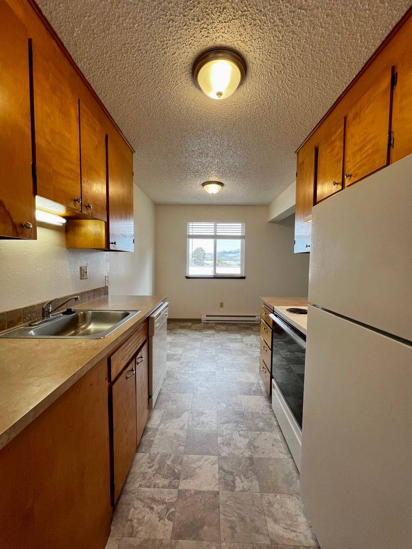 Apartment for rent at 105 W Fremont Ave, Selah, WA 98942