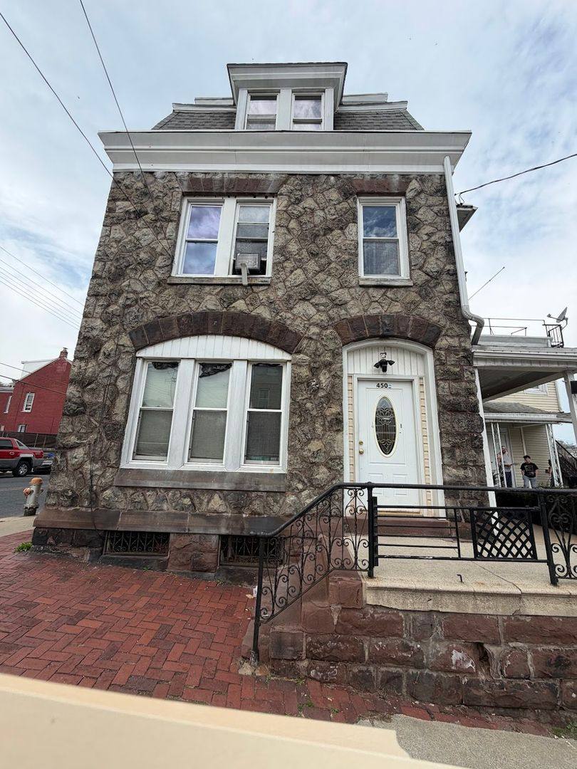 Apartment for rent at 450 S 18th St, Reading, PA 19606