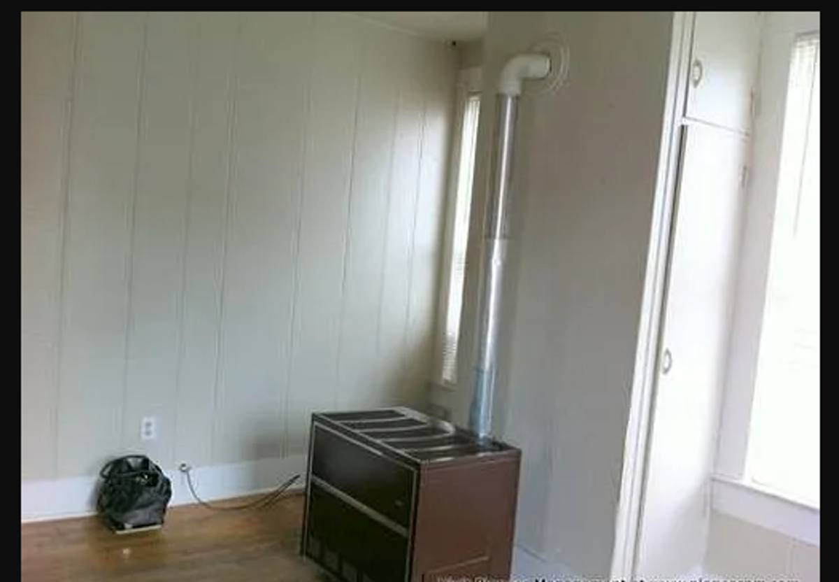 Apartment for rent at 958 SE Pine St, Roseburg, OR 97470