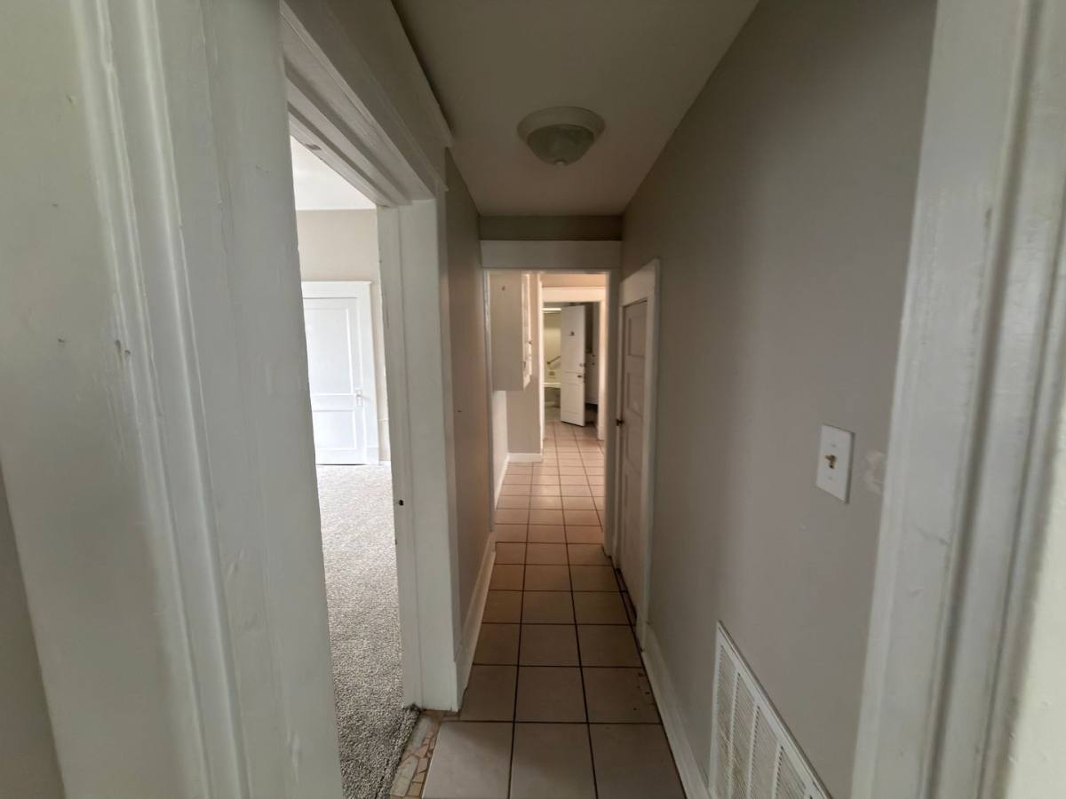 Apartment for rent at 1019 Sheridan Ave, Shreveport, LA 71104