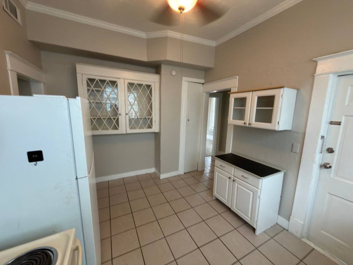 Apartment for rent at 1019 Sheridan Ave, Shreveport, LA 71104