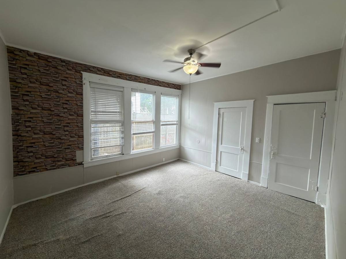 Apartment for rent at 1019 Sheridan Ave, Shreveport, LA 71104