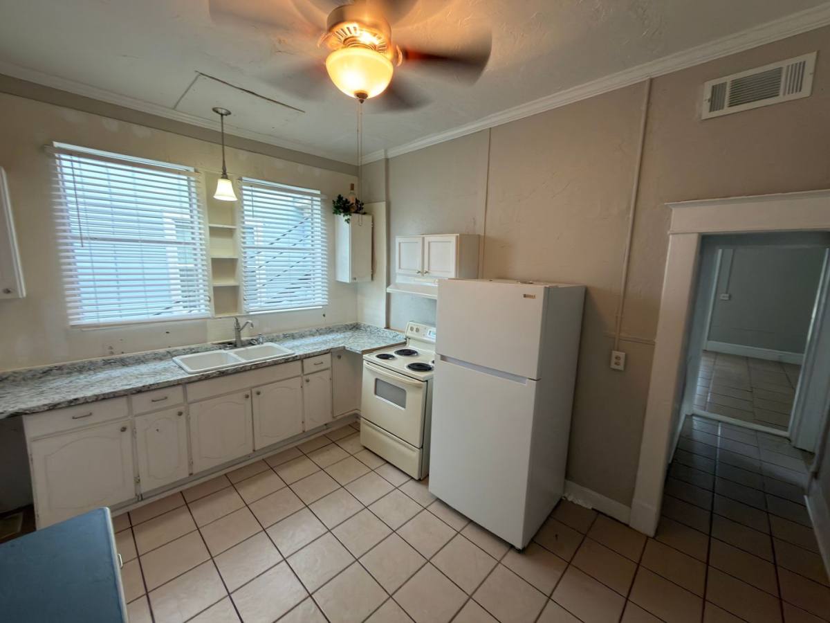 Apartment for rent at 1019 Sheridan Ave, Shreveport, LA 71104