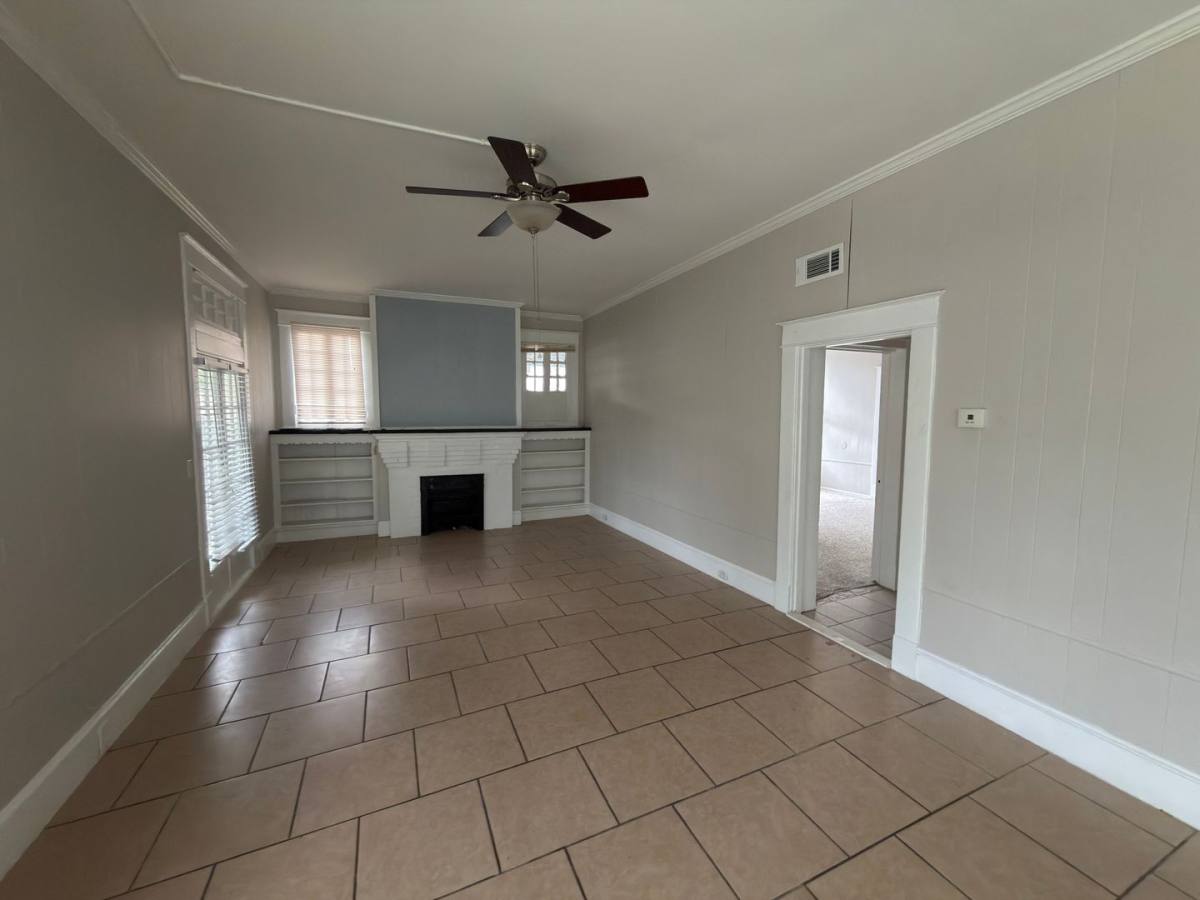 Apartment for rent at 1019 Sheridan Ave, Shreveport, LA 71104