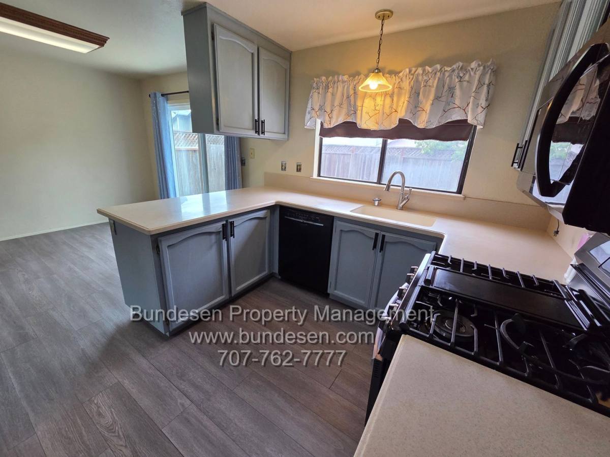House for rent at 7453 Maximillian Place, Rohnert Park, CA 94928