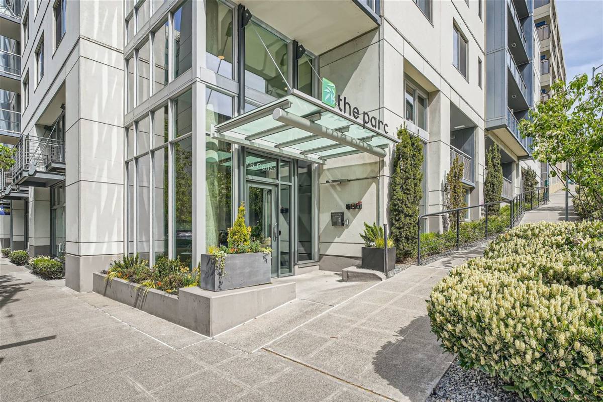 Condo for rent at 76 Cedar St, Seattle, WA 98121