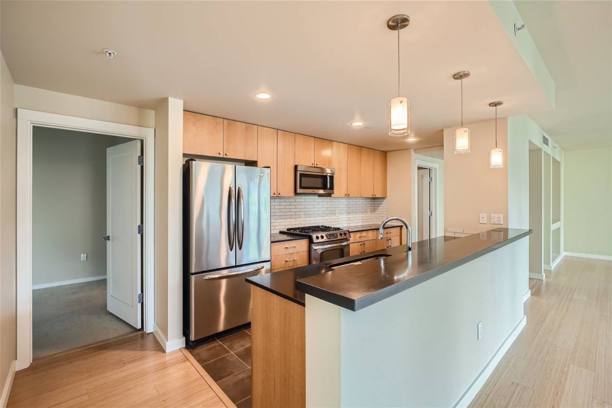 Condo for rent at 76 Cedar St, Seattle, WA 98121