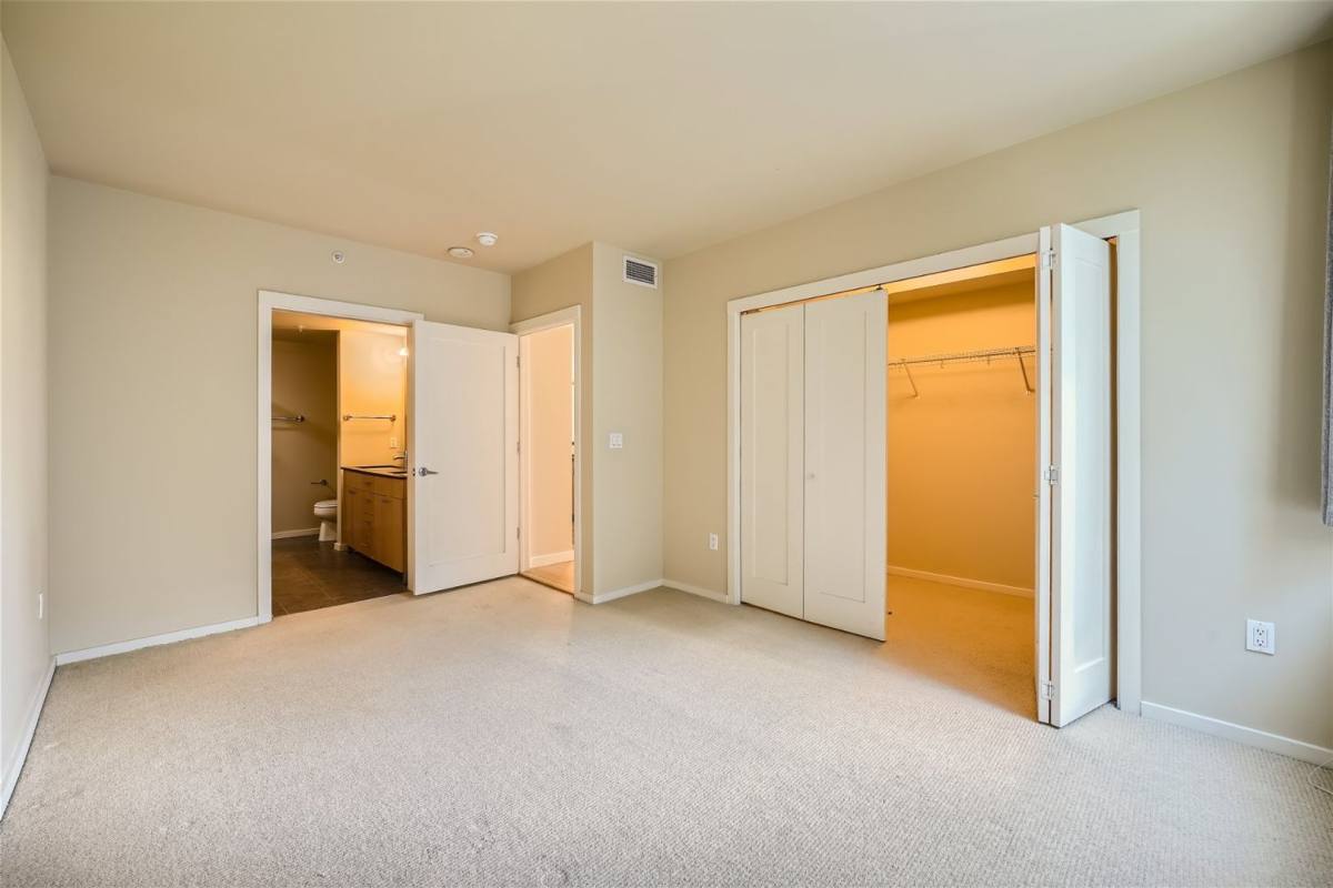 Condo for rent at 76 Cedar St, Seattle, WA 98121