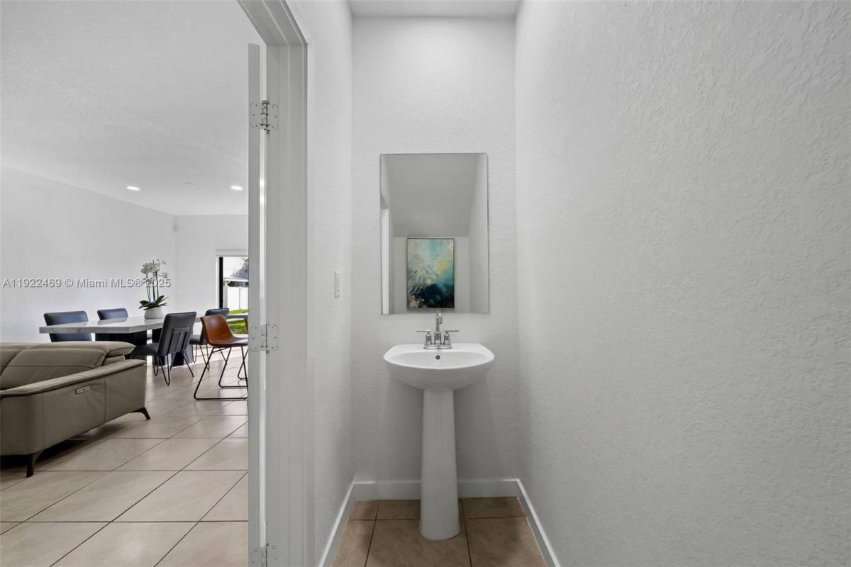 Townhouse for rent at 757 SW 11th St #757, Homestead, FL 33034