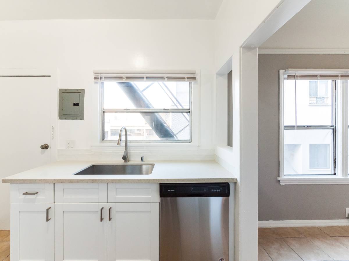 Apartment for rent at 209 N Berendo St #3 4, Los Angeles, CA 90004