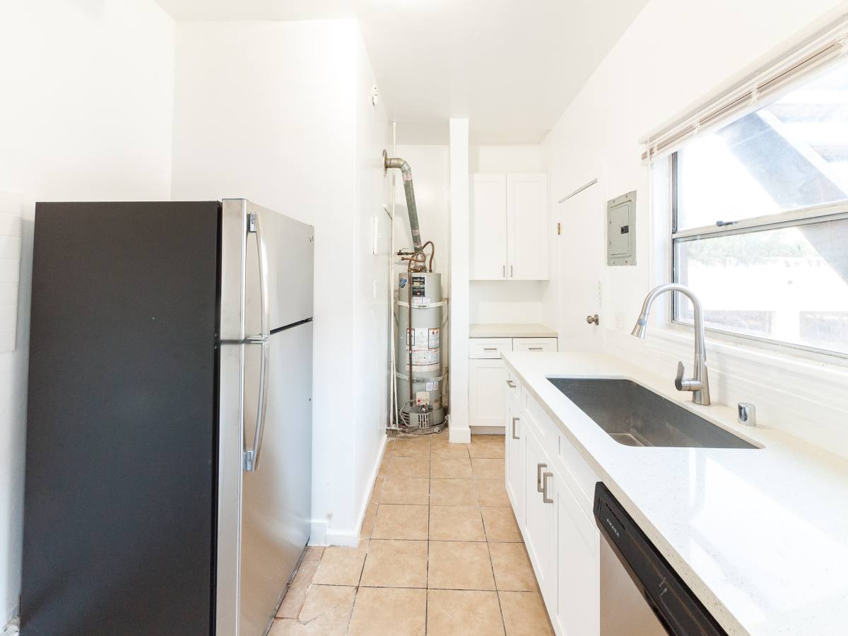 Apartment for rent at 209 N Berendo St #3 4, Los Angeles, CA 90004