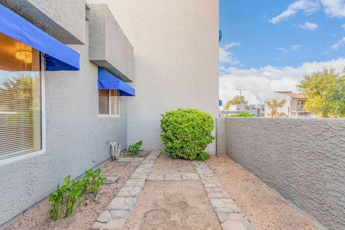Townhouse for rent at 220 N 22nd Place, Mesa, AZ 85213