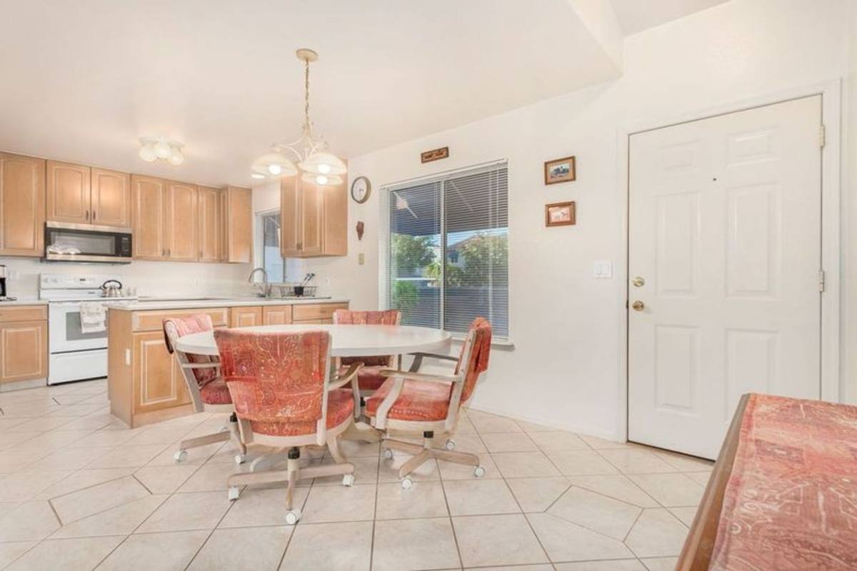 Townhouse for rent at 220 N 22nd Place, Mesa, AZ 85213