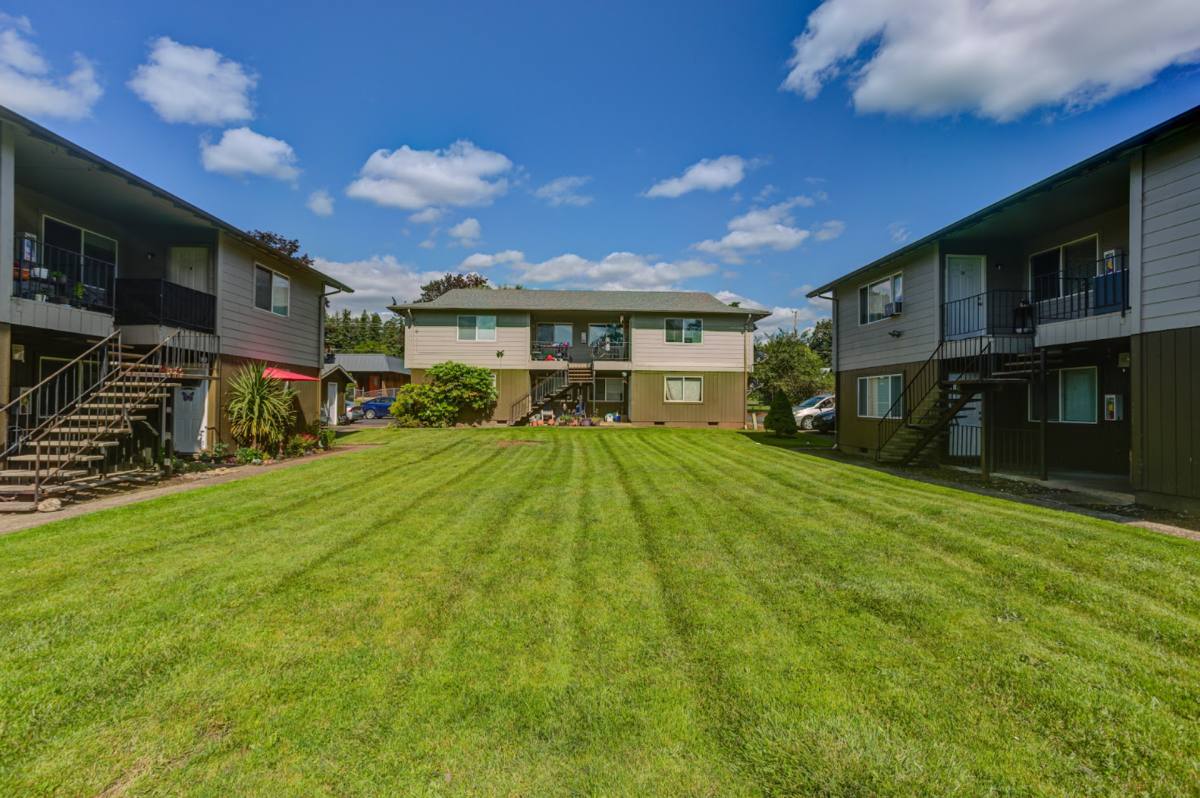 Apartment for rent at 704 N Broadway St, Estacada, OR 97023