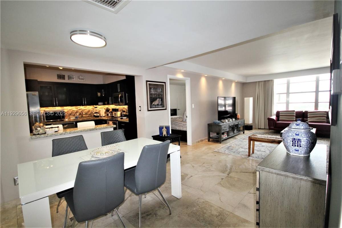 Apartment for rent at 5161 Collins Ave #1610, Miami Beach, FL 33140