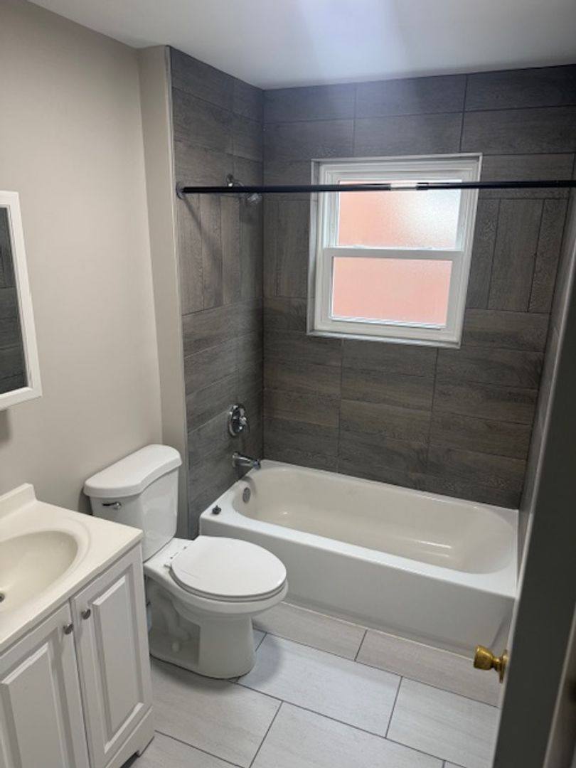 Apartment for rent at 3553 Madison, Lansing, IL 60438