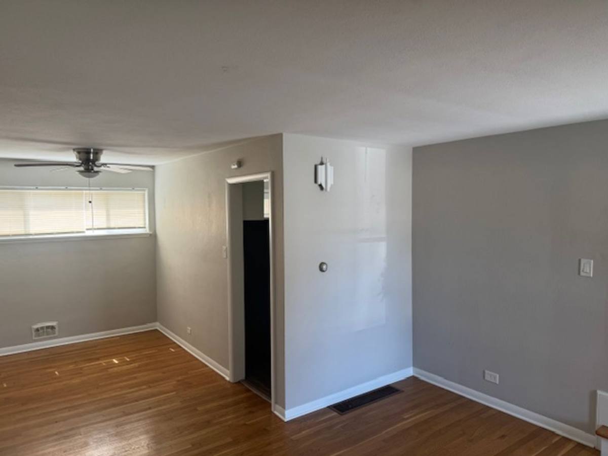 Apartment for rent at 3553 Madison, Lansing, IL 60438