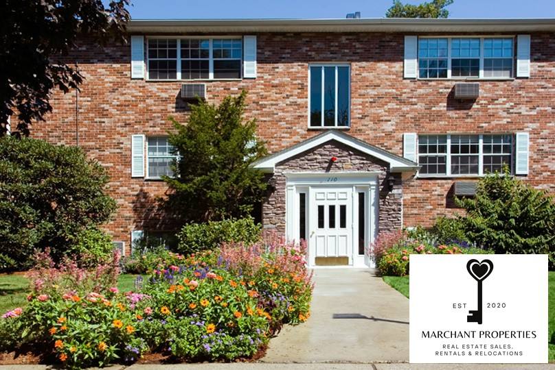 Townhouse for rent at 127 Edgemere Rd, West Roxbury, MA 02132