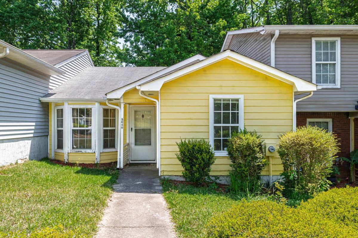 Townhouse for rent at 5640 Waterford Court, Morrow, GA 30260