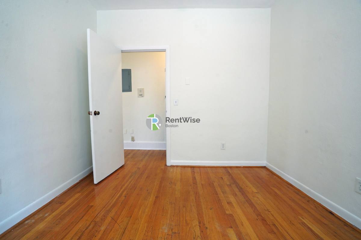 Apartment for rent at 1322 Commonwealth Ave #1, Allston, MA 02134