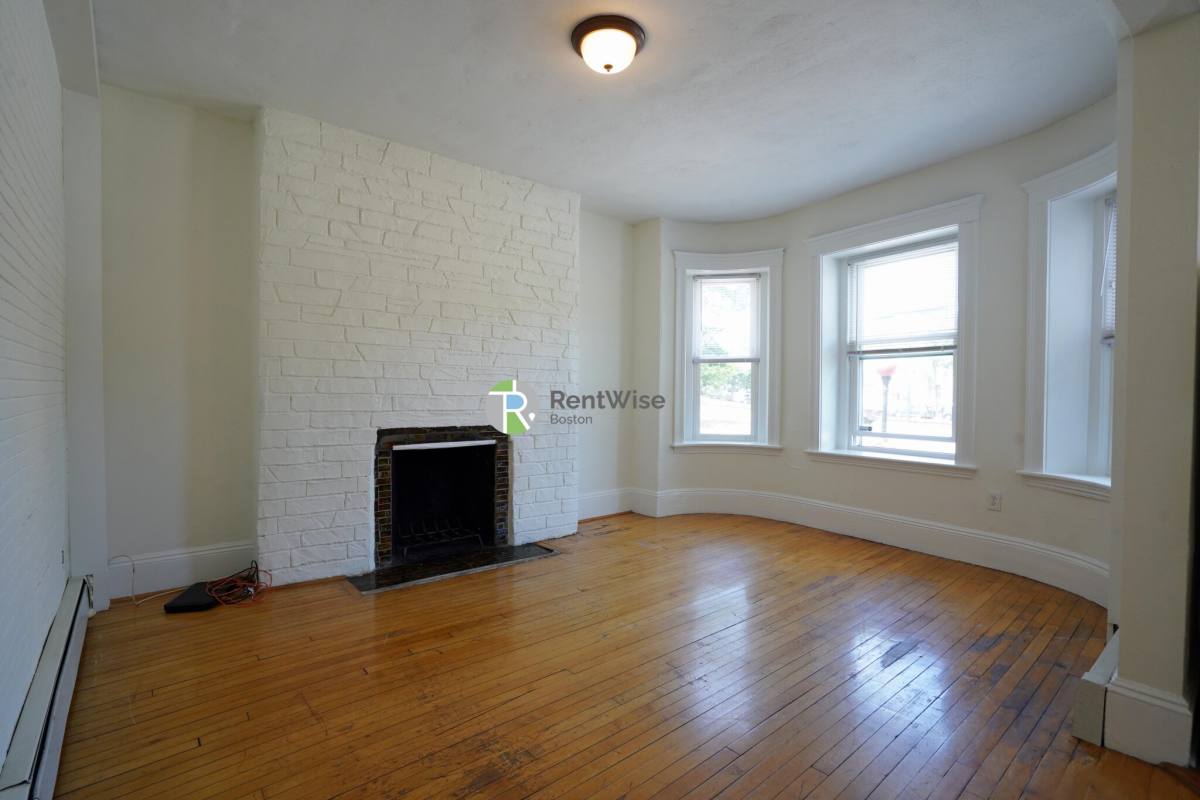 Apartment for rent at 1322 Commonwealth Ave #1, Allston, MA 02134
