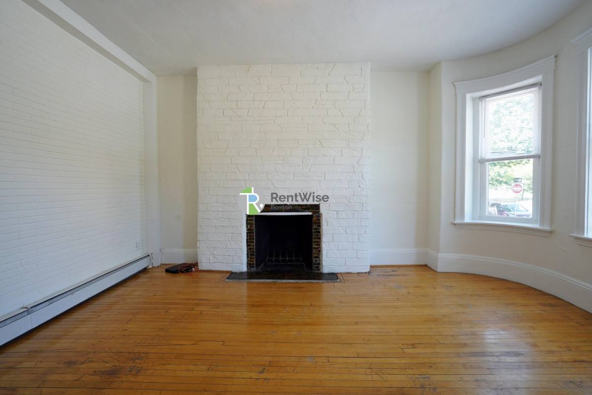 Apartment for rent at 1322 Commonwealth Ave #1, Allston, MA 02134