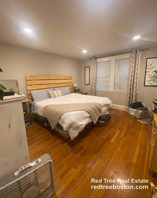 Apartment for rent at 651 Washington St #1, Brookline, MA 02446