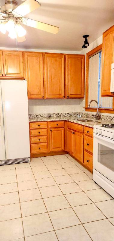 Apartment for rent at 6042 W Miami, Chicago, IL 60646