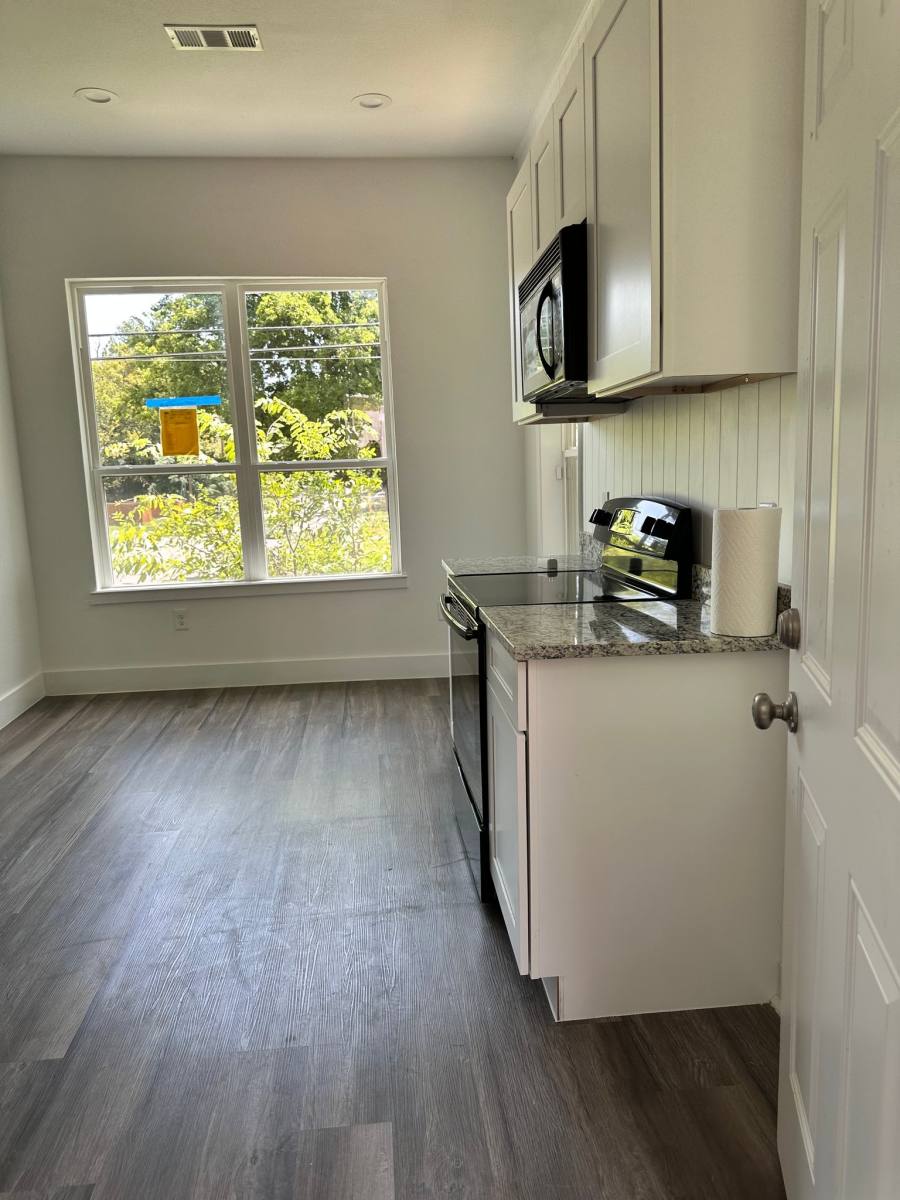 102 SW 7th St #2, Paris, TX 75460
