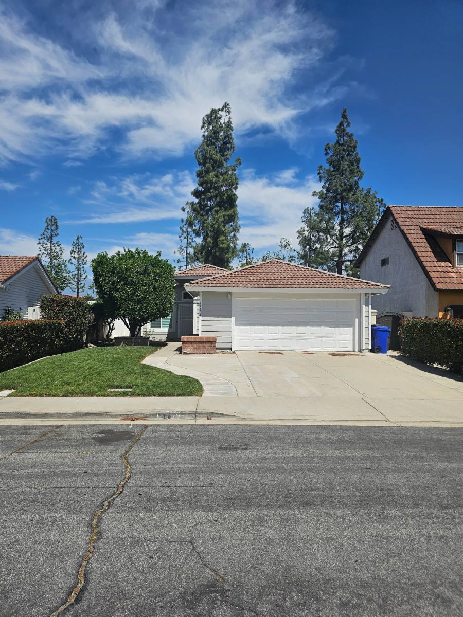 House for rent at 14104 Hillcrest Dr, Fontana, CA 92337