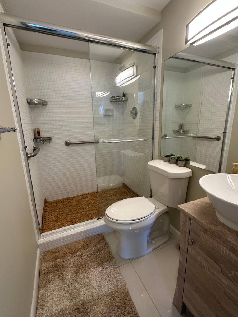 Apartment for rent at 20505 E Country Club #747, Miami, FL 33180