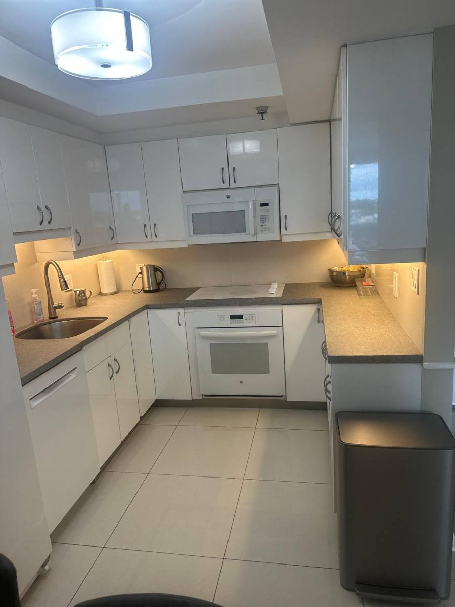 Apartment for rent at 20505 E Country Club #747, Miami, FL 33180