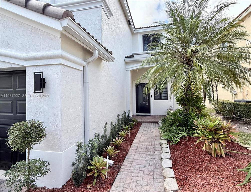 House for rent at 1392 Canary Island Dr, Fort Lauderdale, FL 33327