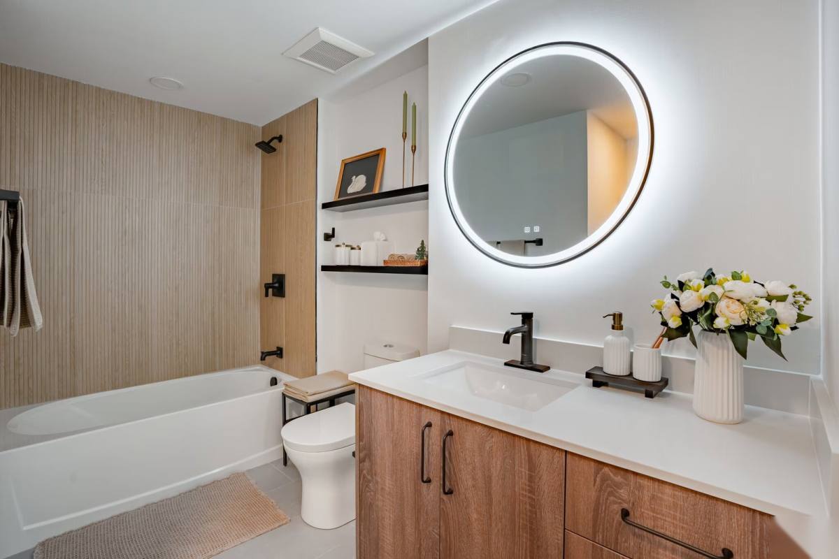 Apartment for rent at 2479 NE 192 St #300, Miami, FL 33180