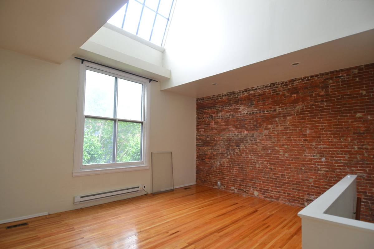 Apartment for rent at 1010 Clinton St #3M, Philadelphia, PA 19107