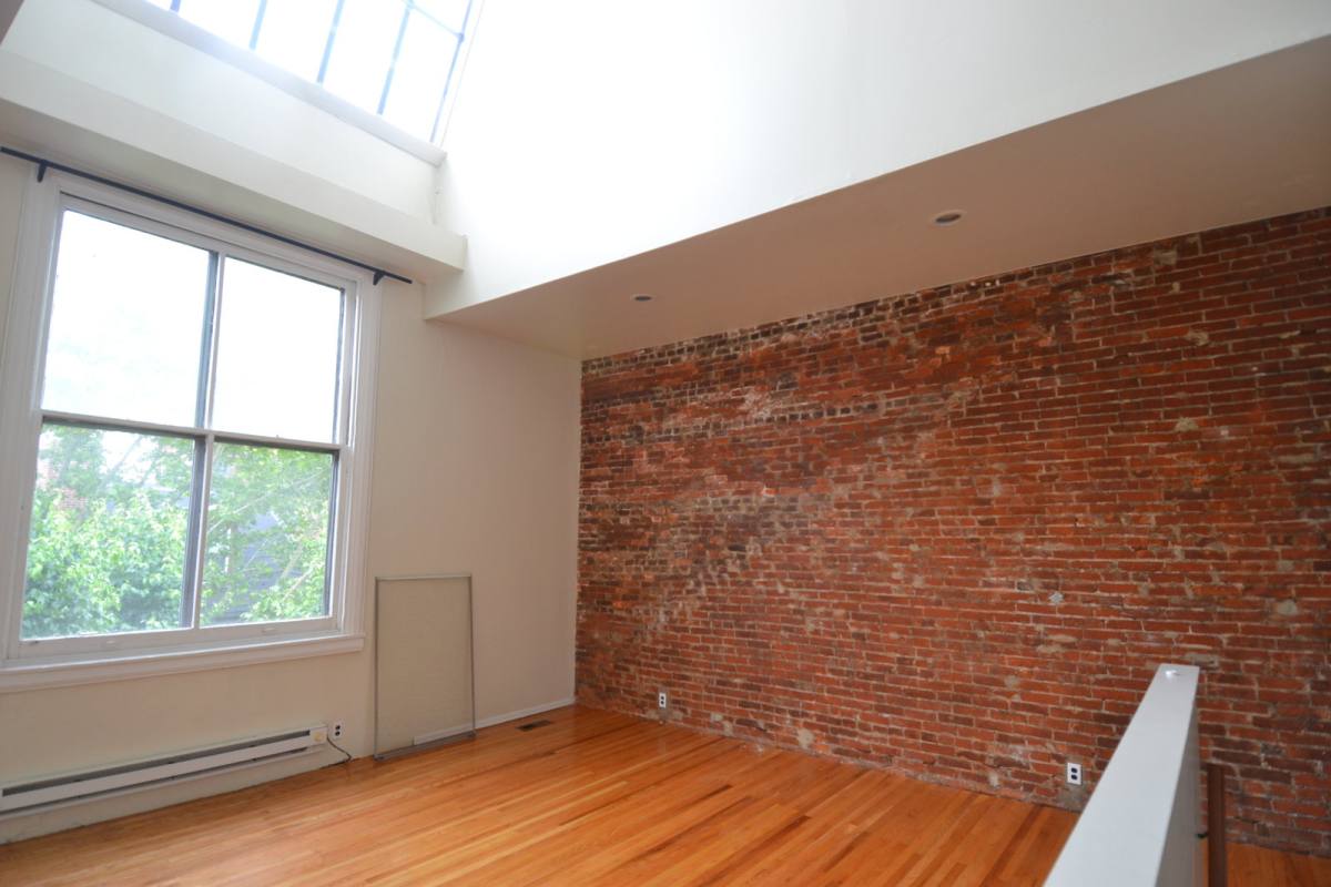 Apartment for rent at 1010 Clinton St #3M, Philadelphia, PA 19107