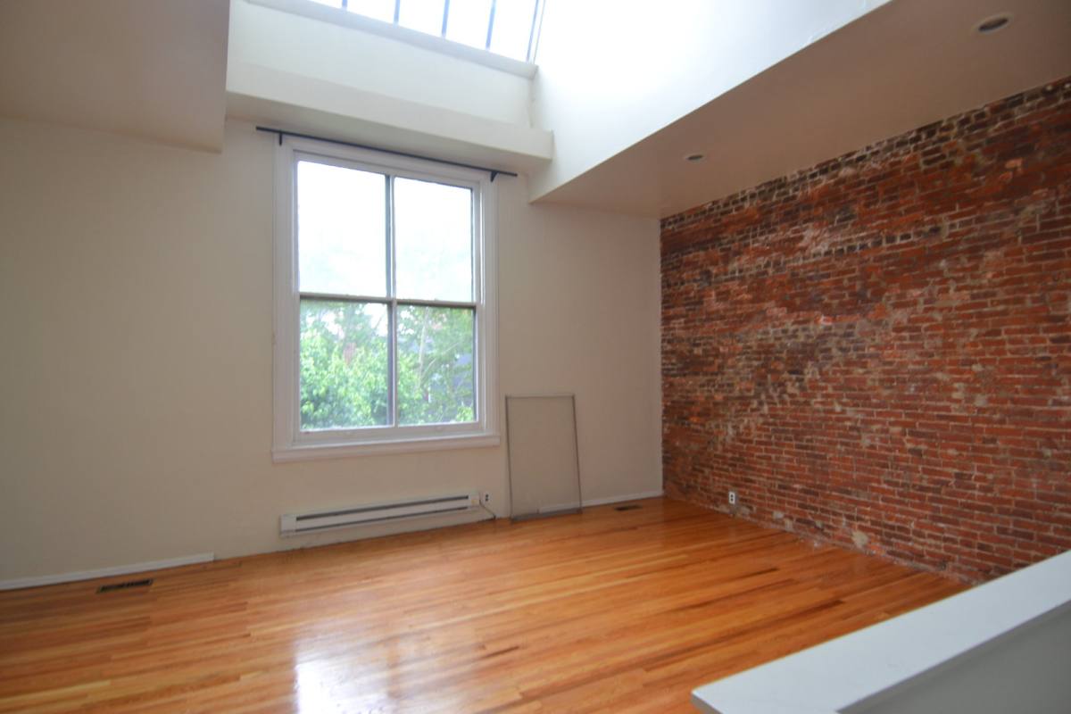 Apartment for rent at 1010 Clinton St #3M, Philadelphia, PA 19107